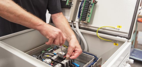 Gebäude­leit­technik Bild zu Gebäude­leit­technik